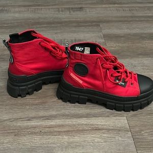 Palladium Women’s trendy Red & Black Combat Ankle Boots. 7